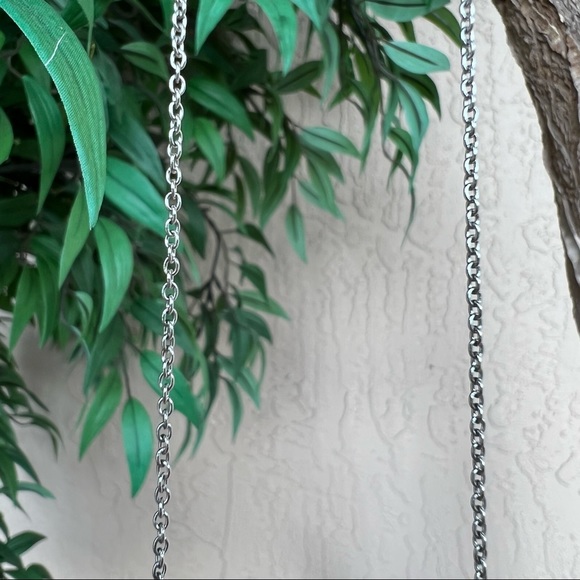 SWAROVSKI Sapphire Crystal Sterling Silver Curved Bar 18” Necklace - Picture 10 of 12